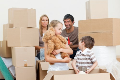 Packing and transport for student belongings in Barnes